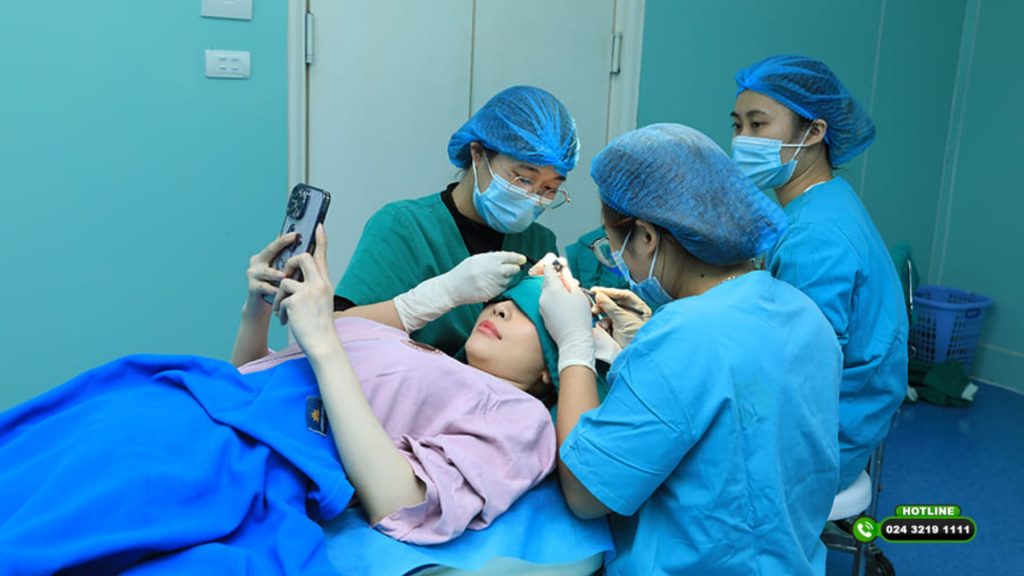 Cấy tóc FUE, HAT, PNS tại Phòng khám Cấy ghép tóc Y học Quốc tế