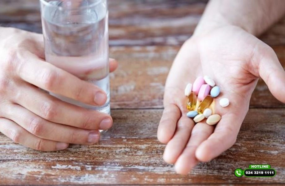 Nguyên nhân bị rụng tóc nhiều và nổi mụn là do nội tiết tố?