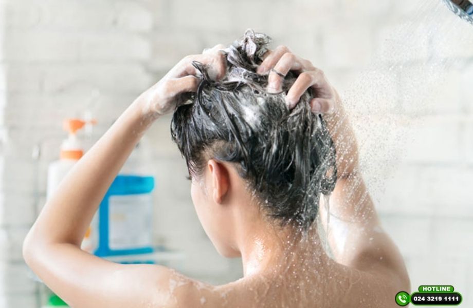 Học lỏm bí quyết giúp tóc giảm gãy rụng ngay tại nhà