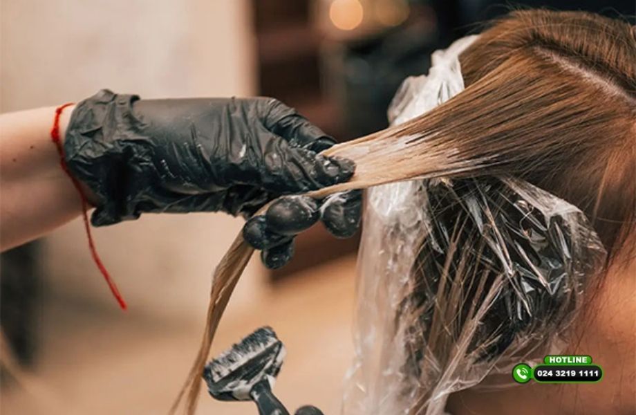 Tóc rụng nhiều bất thường? Điểm mặt các nguyên nhân phụ nữ rụng tóc cần biết sớm