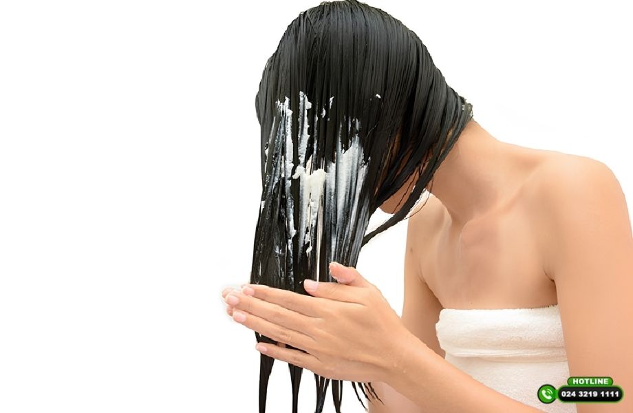 Dùng dầu xả có bị rụng tóc không? Phân tích dưới góc độ y khoa